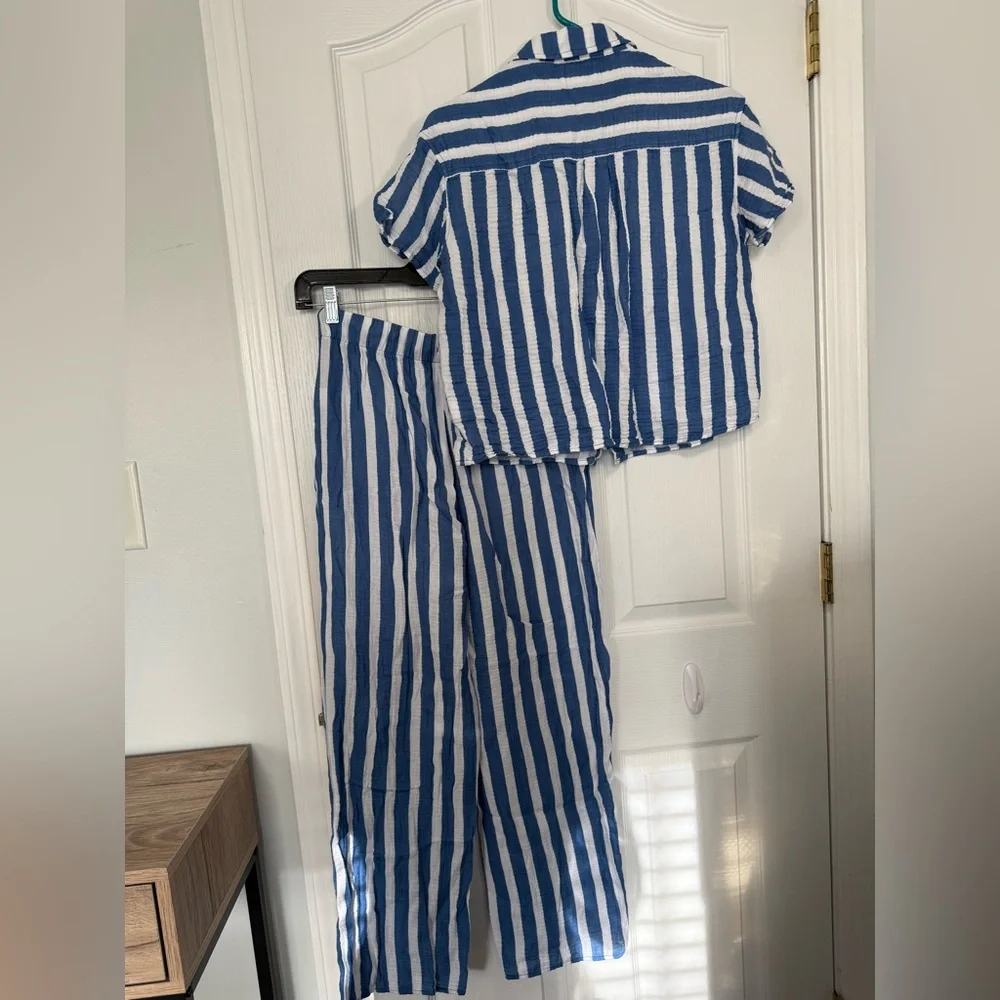 LAKE Women's Blue and White Striped Pajama XS Set - Picture 7 of 7